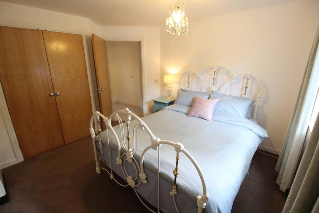 3 Bedroom Flat 10 Mins Walk To Bay And City Center Free Parking 卡迪夫 外观 照片